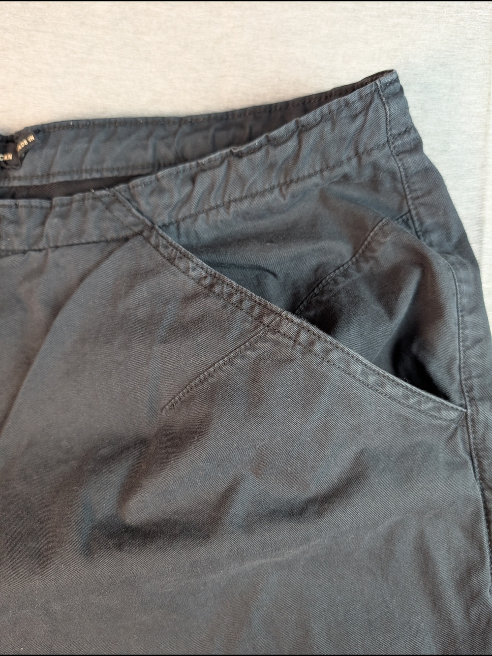 GOOD AMERICAN Black Twill Parachute Pants Women's Drawstring Hem - Picture 6 of 9